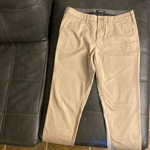 Express Men’s Skinny Khaki size 32/W 32/L